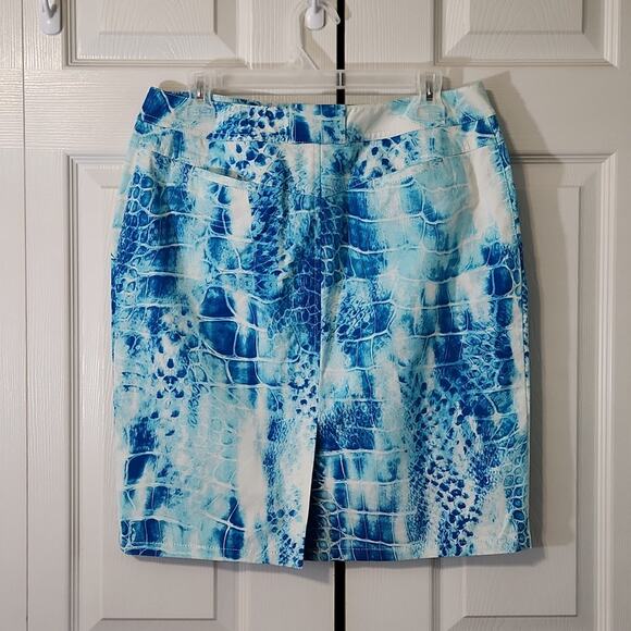 Carlisle Women's Blue & White Alligator Print Knee Length Skirt Size 10 Chains - Picture 2 of 12